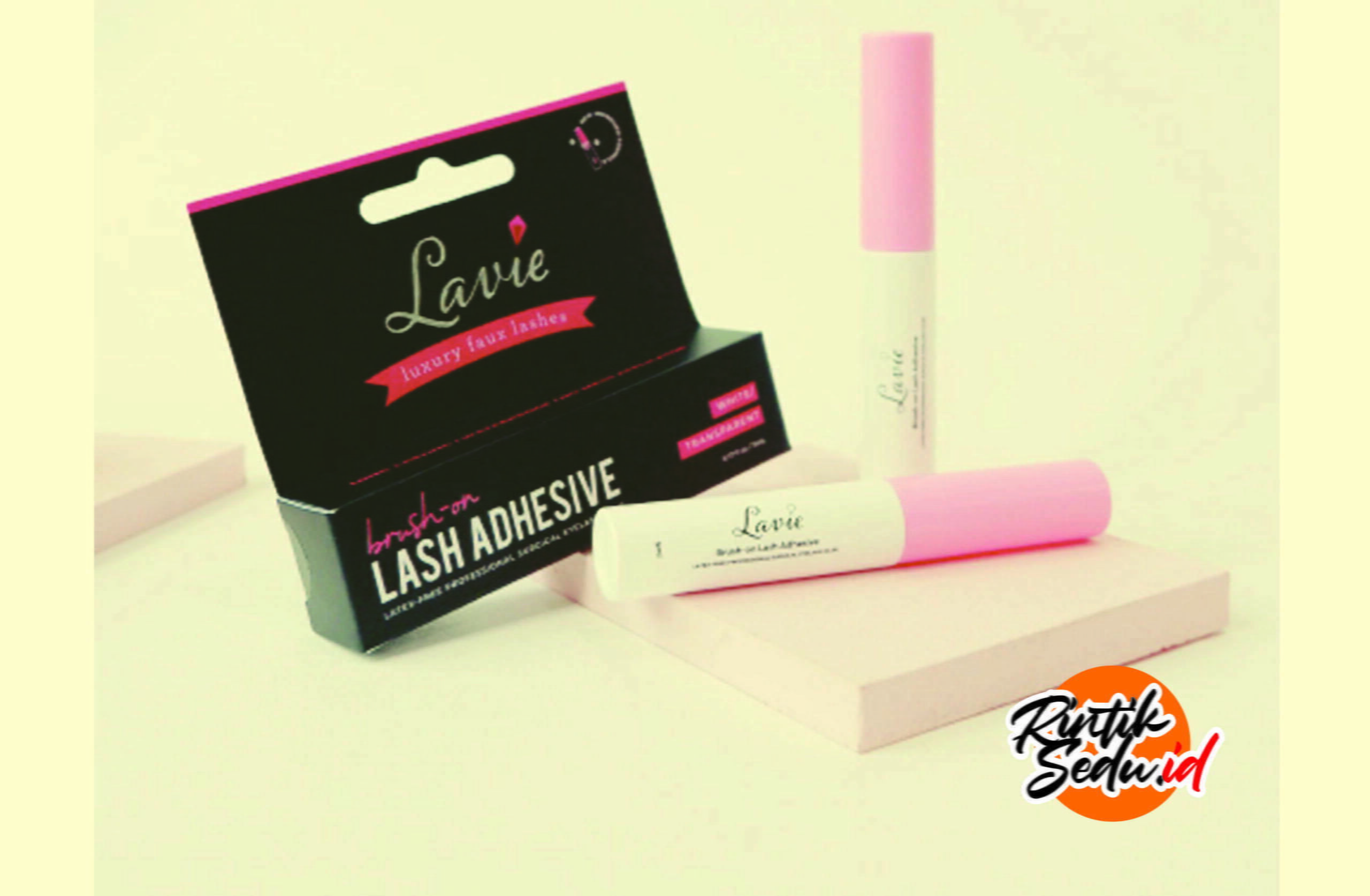 Lavie Brush On Lash Adhesive scaled