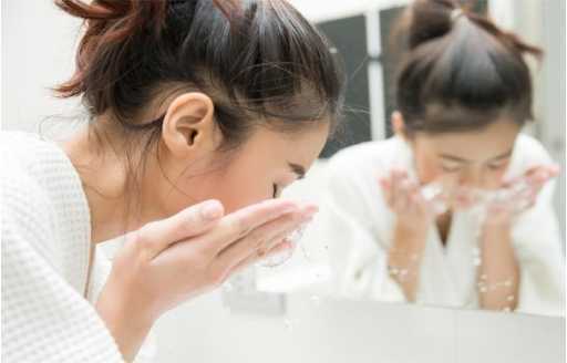 Cara Menggunakan Cetaphil Gentle Skin Cleanser untuk Jerawat