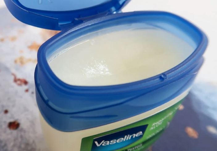 Manfaat Vaseline Jelly Untuk Wajah