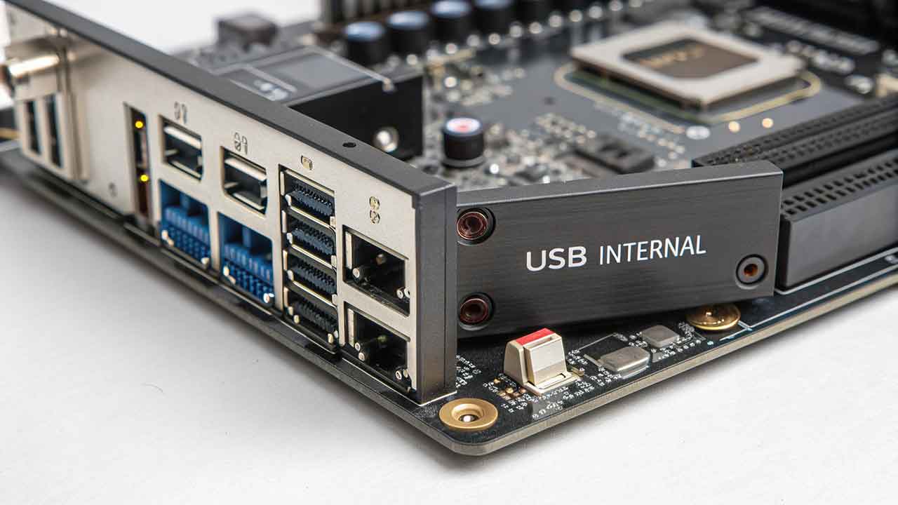 Port USB Internal pada Motherboard